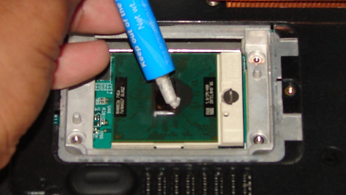 Pasta térmica: qué es, tipos, cómo se usa…