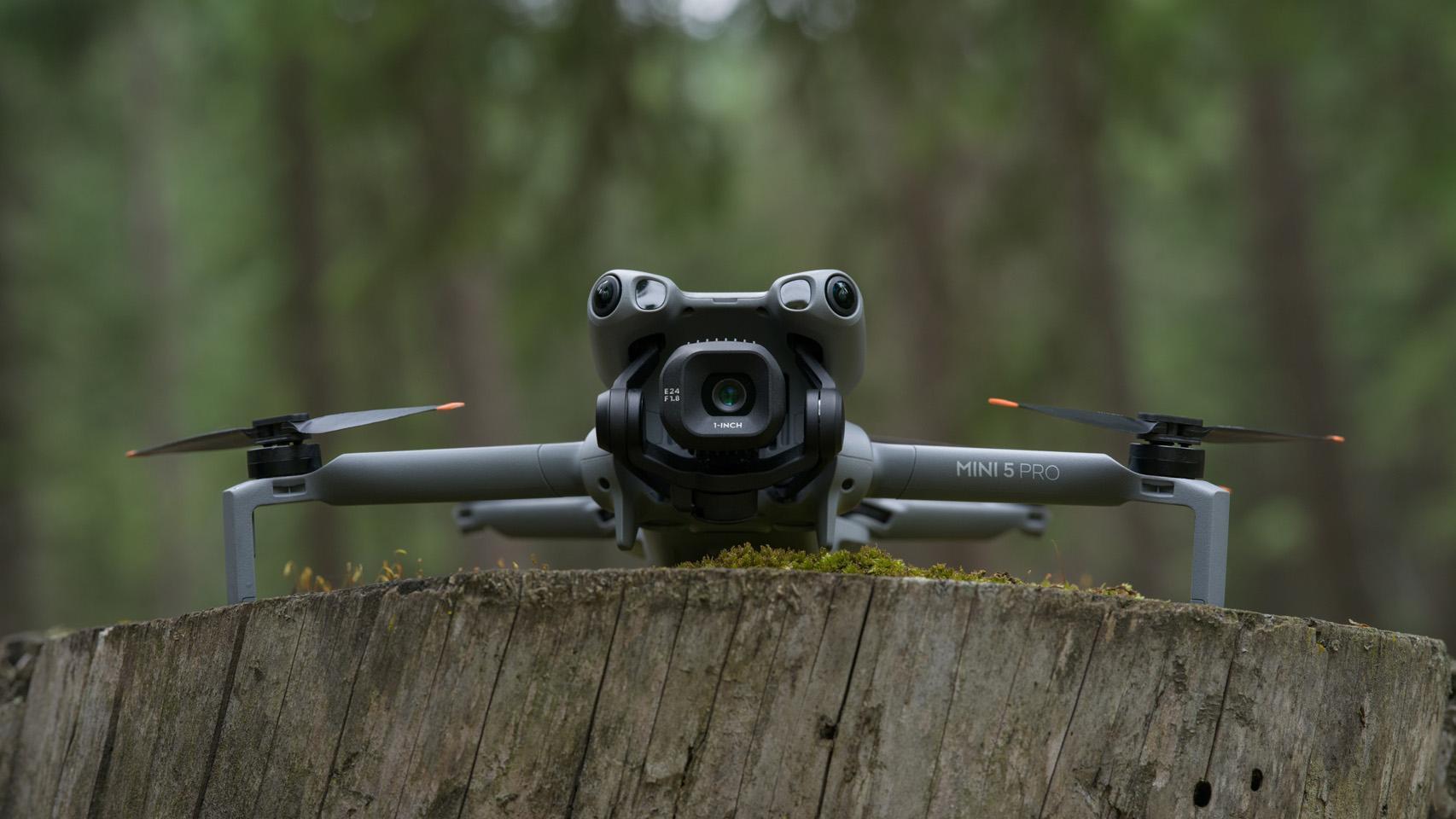 Gimbal y grabación vertical del dron mini