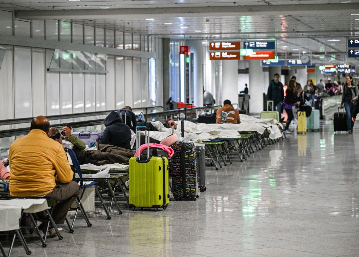 Pasajeros afectados por cierre en Múnich