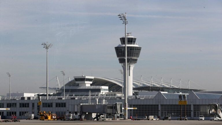 Drones paralizan el aeropuerto de Múnich por segunda noche consecutiva