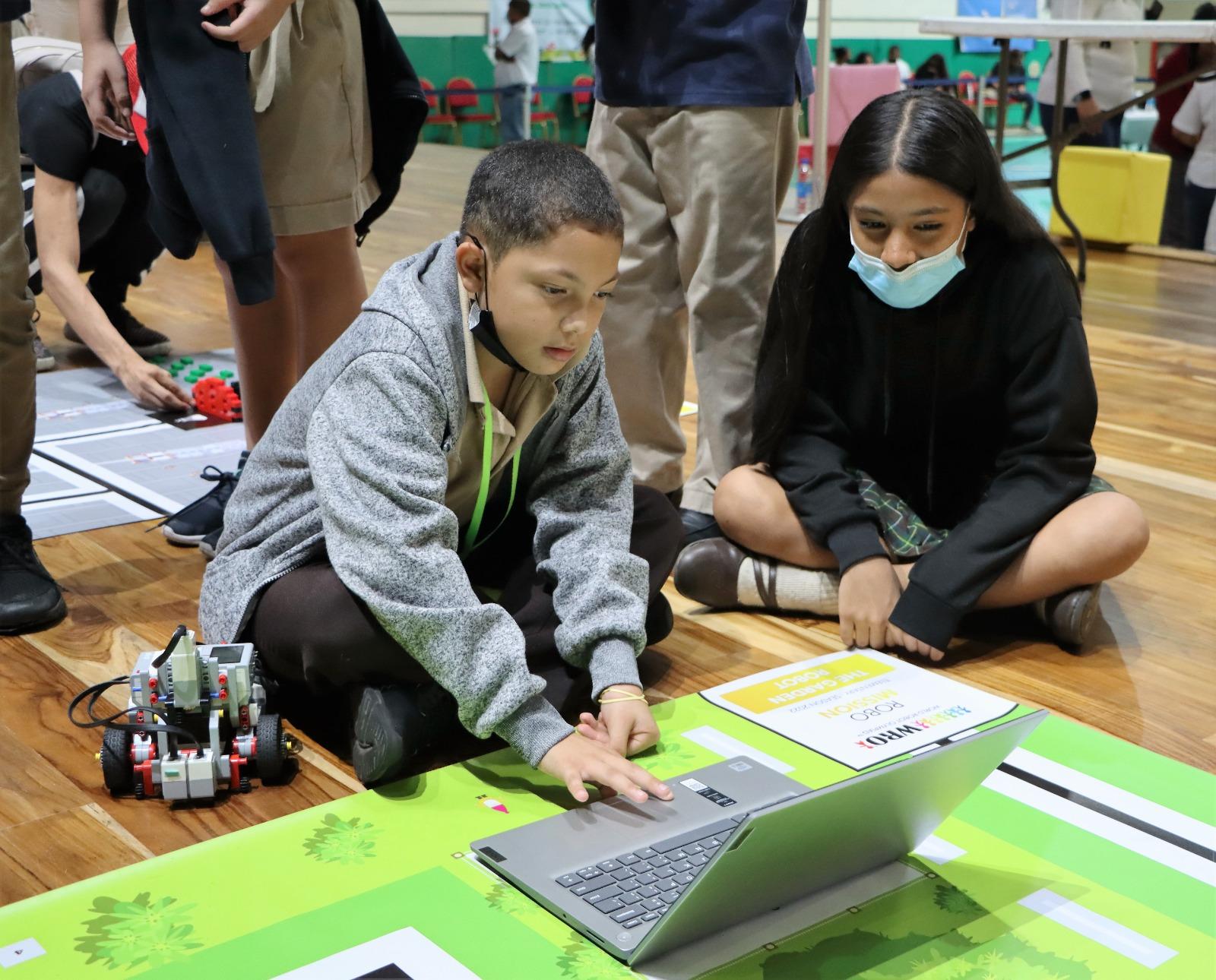 Equipo estudiantil rumbo al mundial de robótica