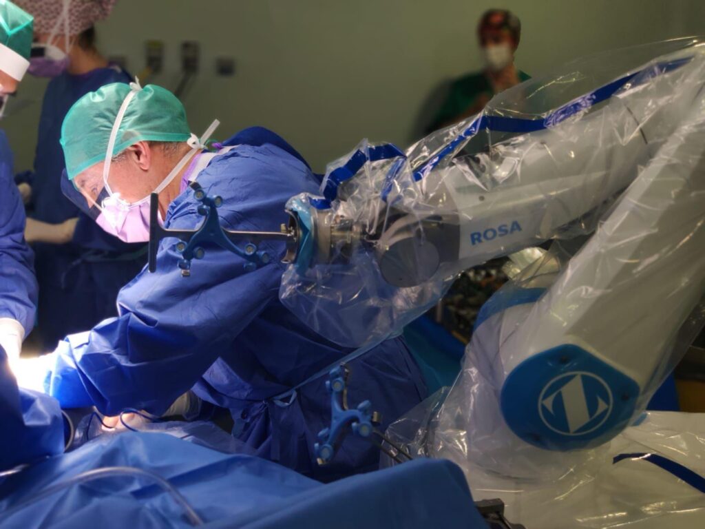 cirugía robótica de cadera en el Hospital Clínico de València