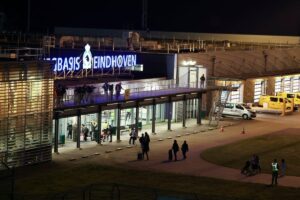 El aeropuerto de Eindhoven cierra su espacio aéreo por la incursión de varios drones