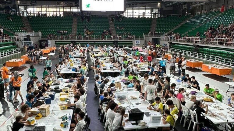 Final internacional de la World Robot Olympiad 2025 en Singapur