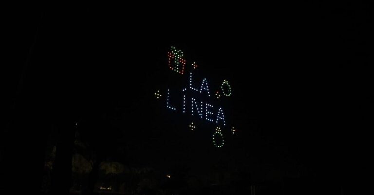 espectáculo de drones en La Línea