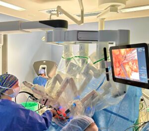 El Hospital Rey Juan Carlos, primer centro público en incorporar la tecnología robótica Da Vinci 5