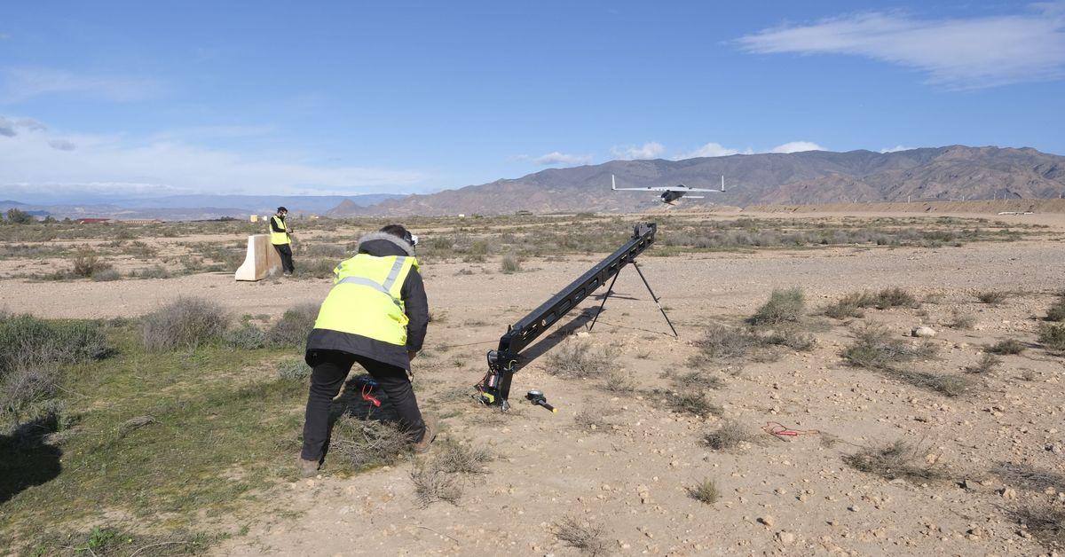 sistema de defensa contra drones en base militar sistema de defensa contra drones en base militar