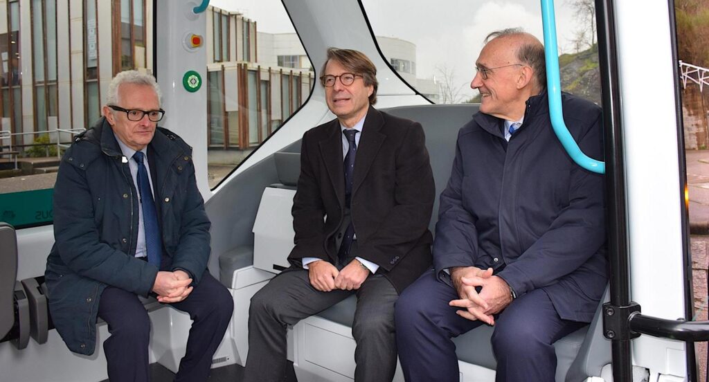 serviciu de vehicule autonome conectate în campusul Vigo