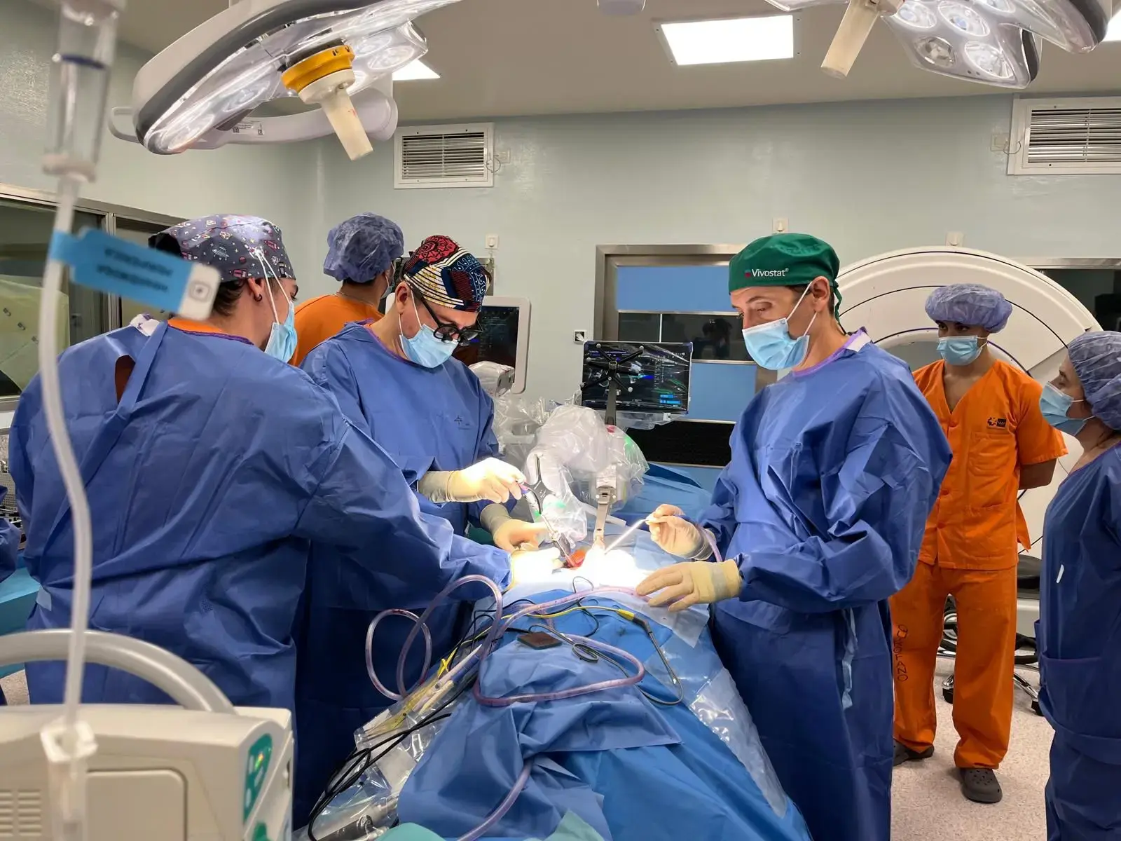 Robot Mazor en quirófano de La Princesa Tecnología robótica en neurocirugía