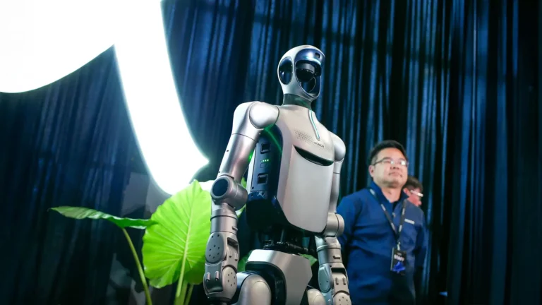 A HONOR bemutatta első humanoid robotját