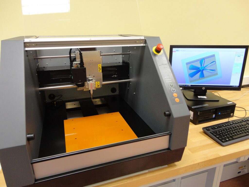 centros de investigación y laboratorios fablab