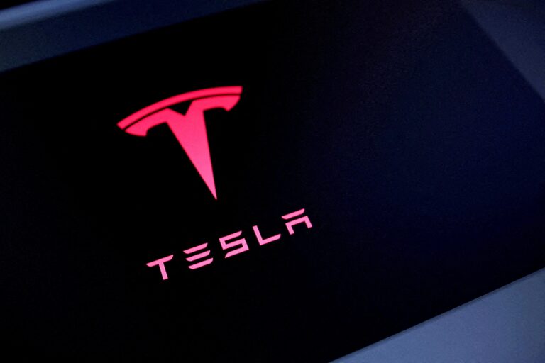 megaproyecto de Tesla para fabricar chips de IA