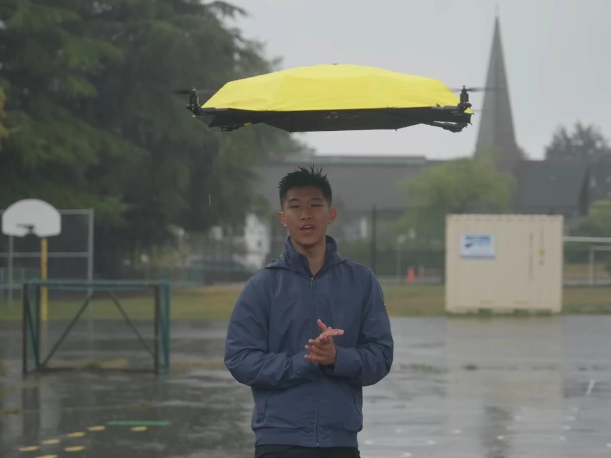 Dron autónomo en vuelo Dron autónomo en vuelo