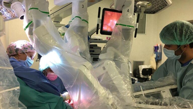 primer programa de cirugía robótica urgente de Europa