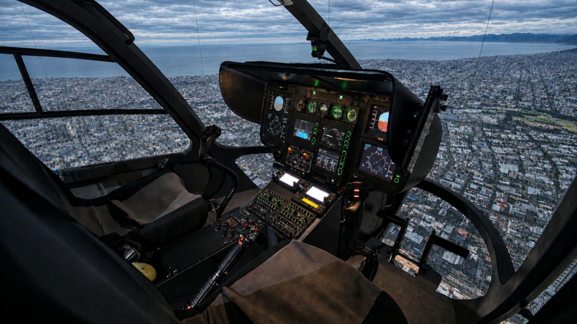 Simulador de vuelo Indra EC135 Simulador de helicóptero de Indra para emergencias médicas