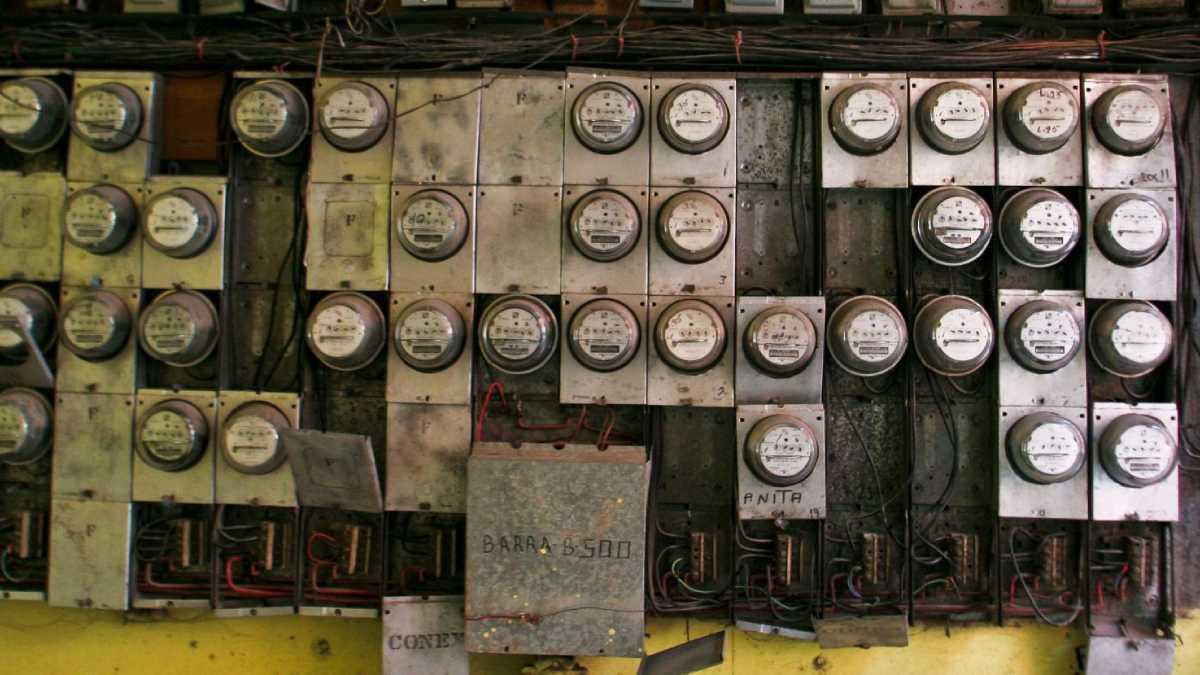 Modernización de la red eléctrica Instalación de nuevos medidores inteligentes