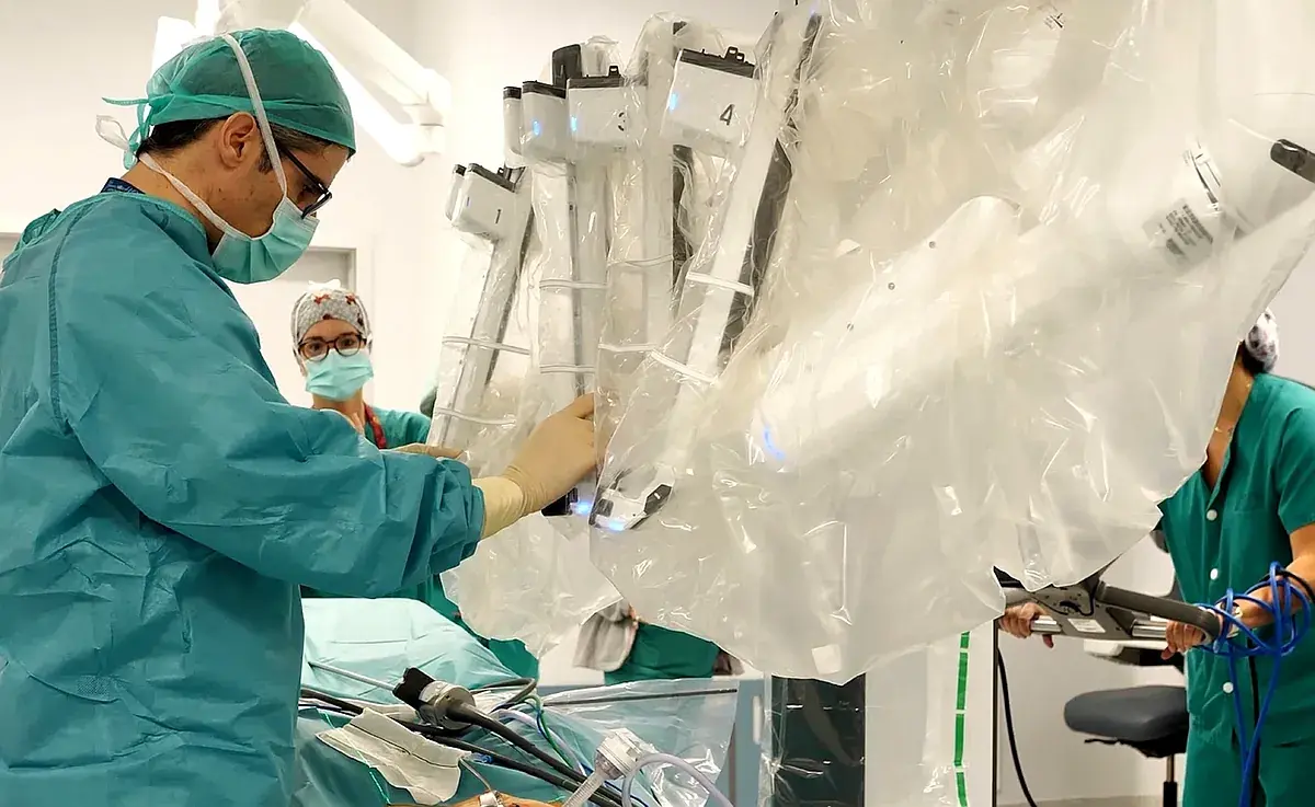 robot da vinci en cirugia urologica infantil robot da vinci en cirugia urologica infantil