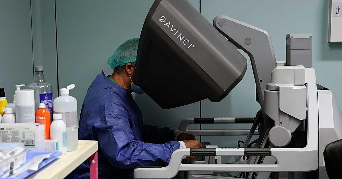 Tecnología Da Vinci en España Brazo robótico quirúrgico en funcionamiento