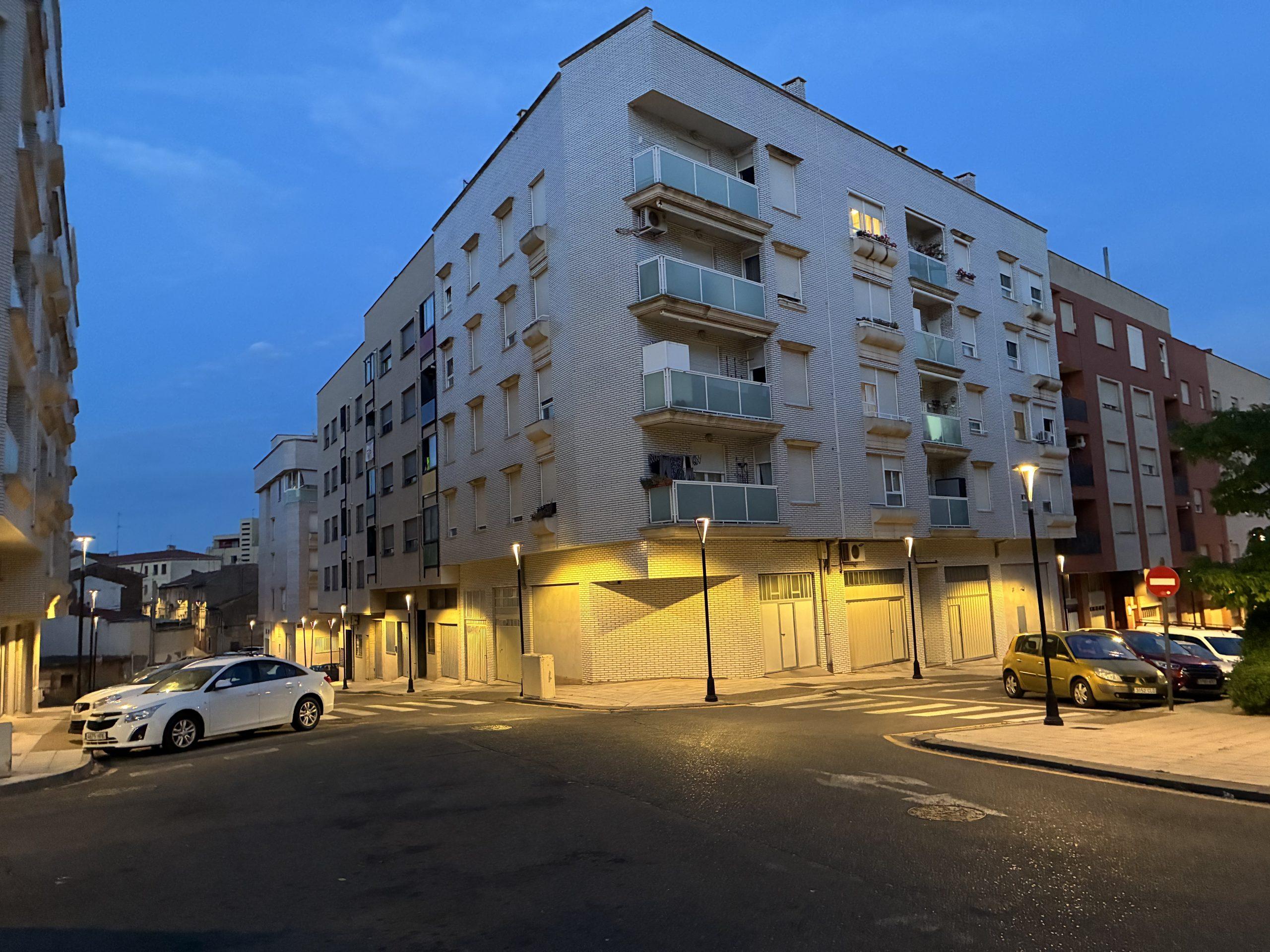 LED-asennus Nykyaikaisten LED-valaisimien asennus