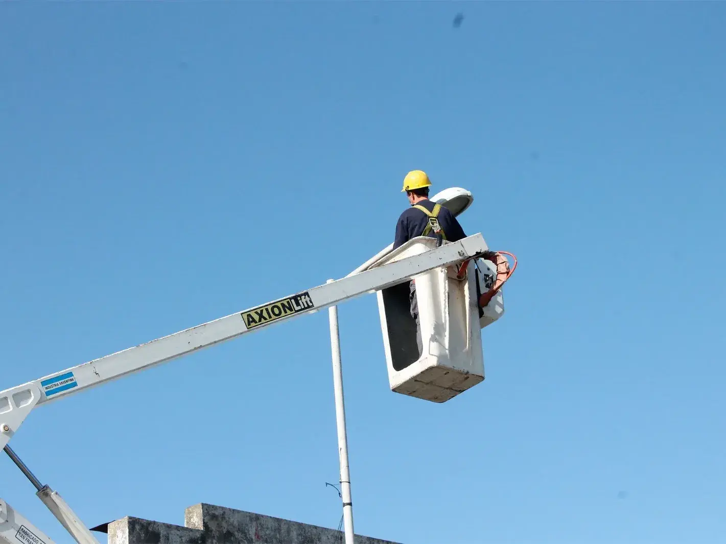 Gestión de residuos de luminarias Recambios de luces LED en almacén