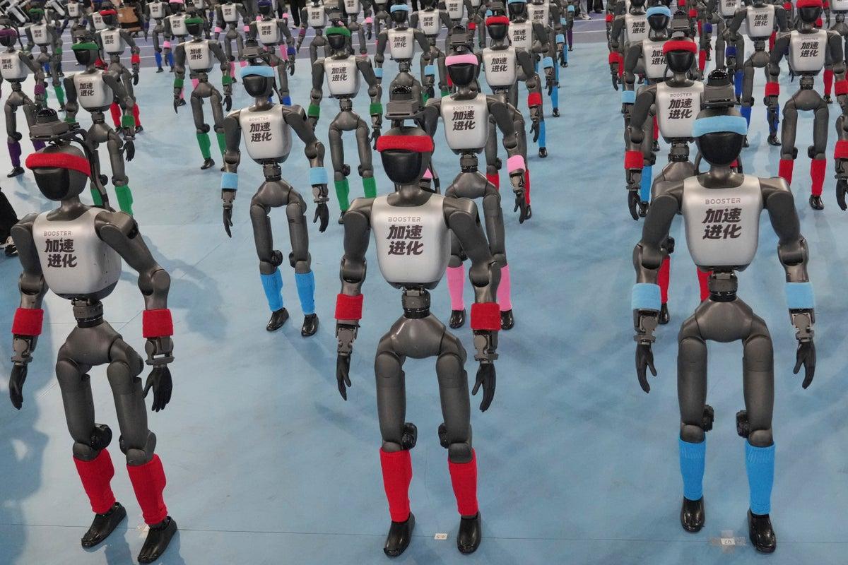 Comparativa de robots humanoides chinos y estadounidenses Comparativa de robots humanoides chinos y estadounidenses