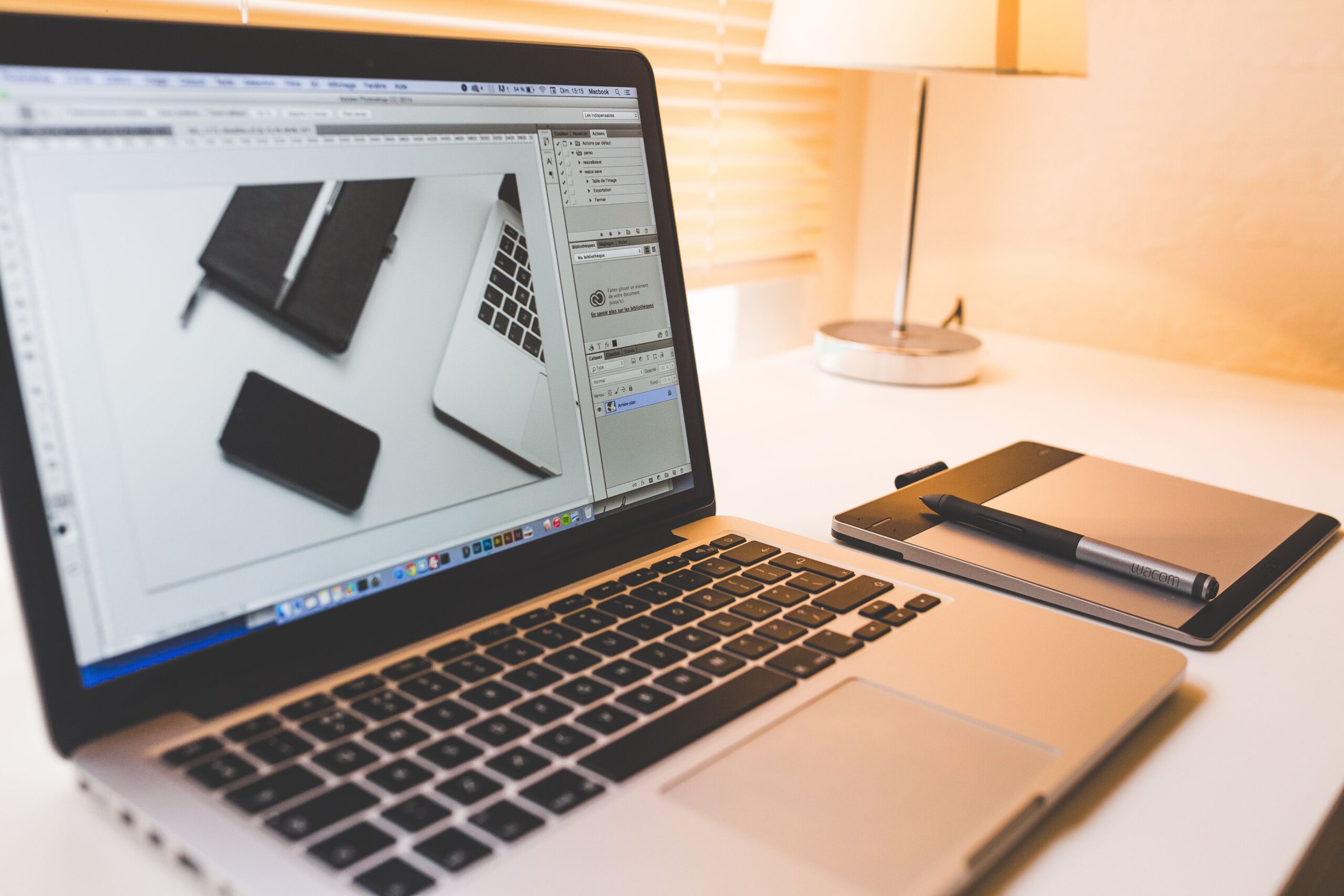 Primer plano de la pantalla de un ordenador portátil mostrando la interfaz de un programa de diseño con la sección de exportación, ideal para ilustrar la configuración técnica en Inkscape. Primer plano de la pantalla de un ordenador portátil mostrando la interfaz de un programa de diseño con la sección de exportación, ideal para ilustrar la configuración técnica en Inkscape.