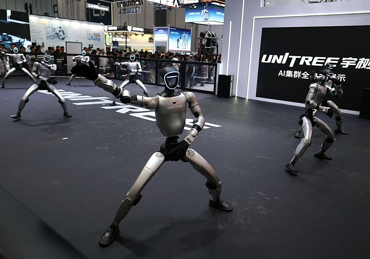 Robot humanoide de Unitree en movimiento Robot humanoide de Unitree en movimiento