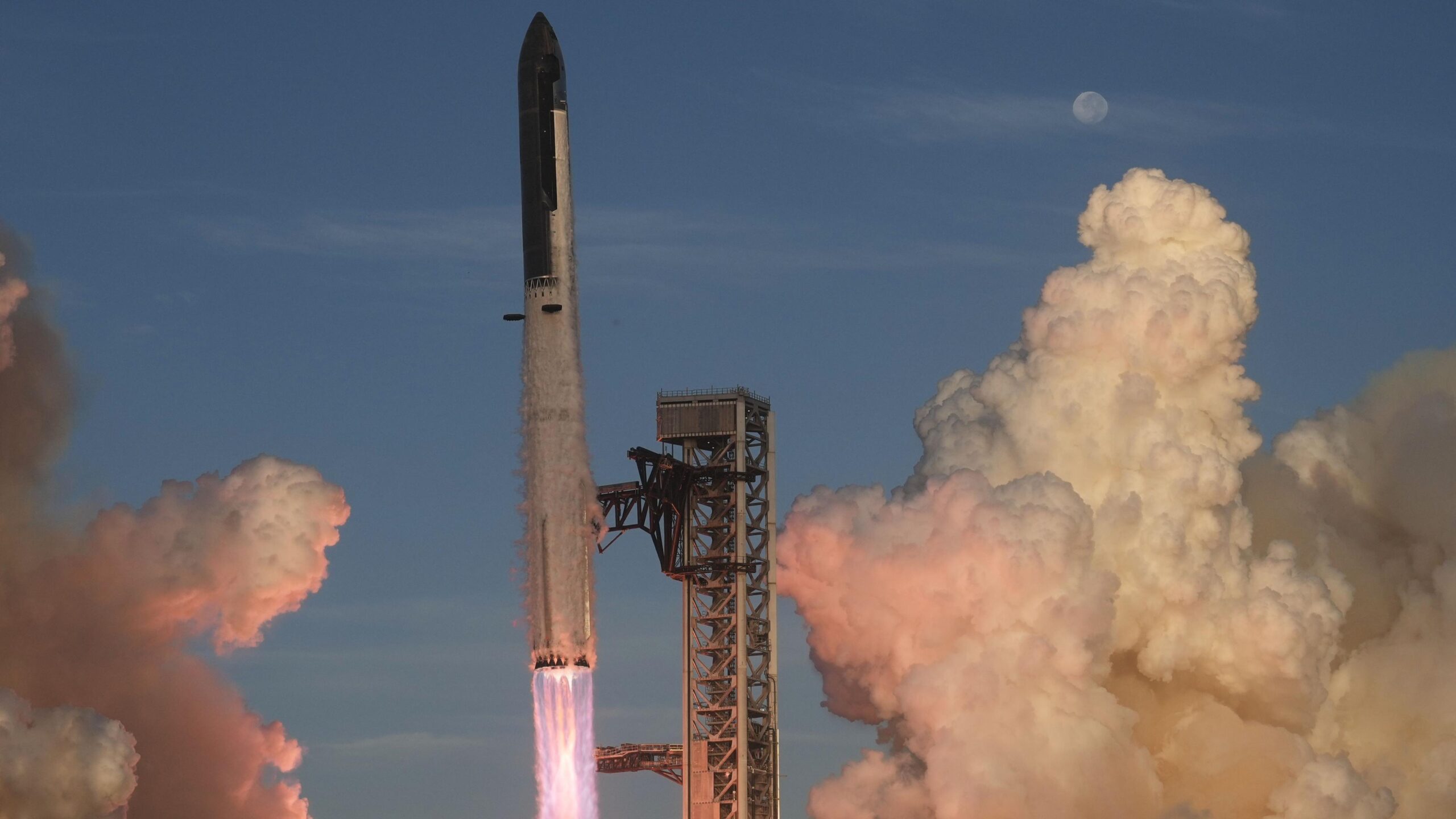 Starship de SpaceX durante el despliegue de satélites Starship de SpaceX durante el despliegue de satélites