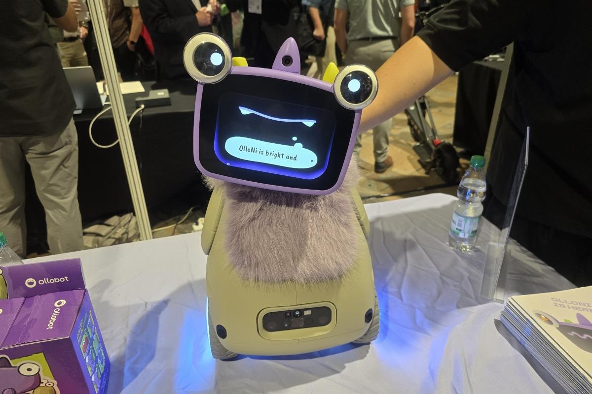Robótica asistencial para personas mayores Robot de servicio asistencial en un hogar