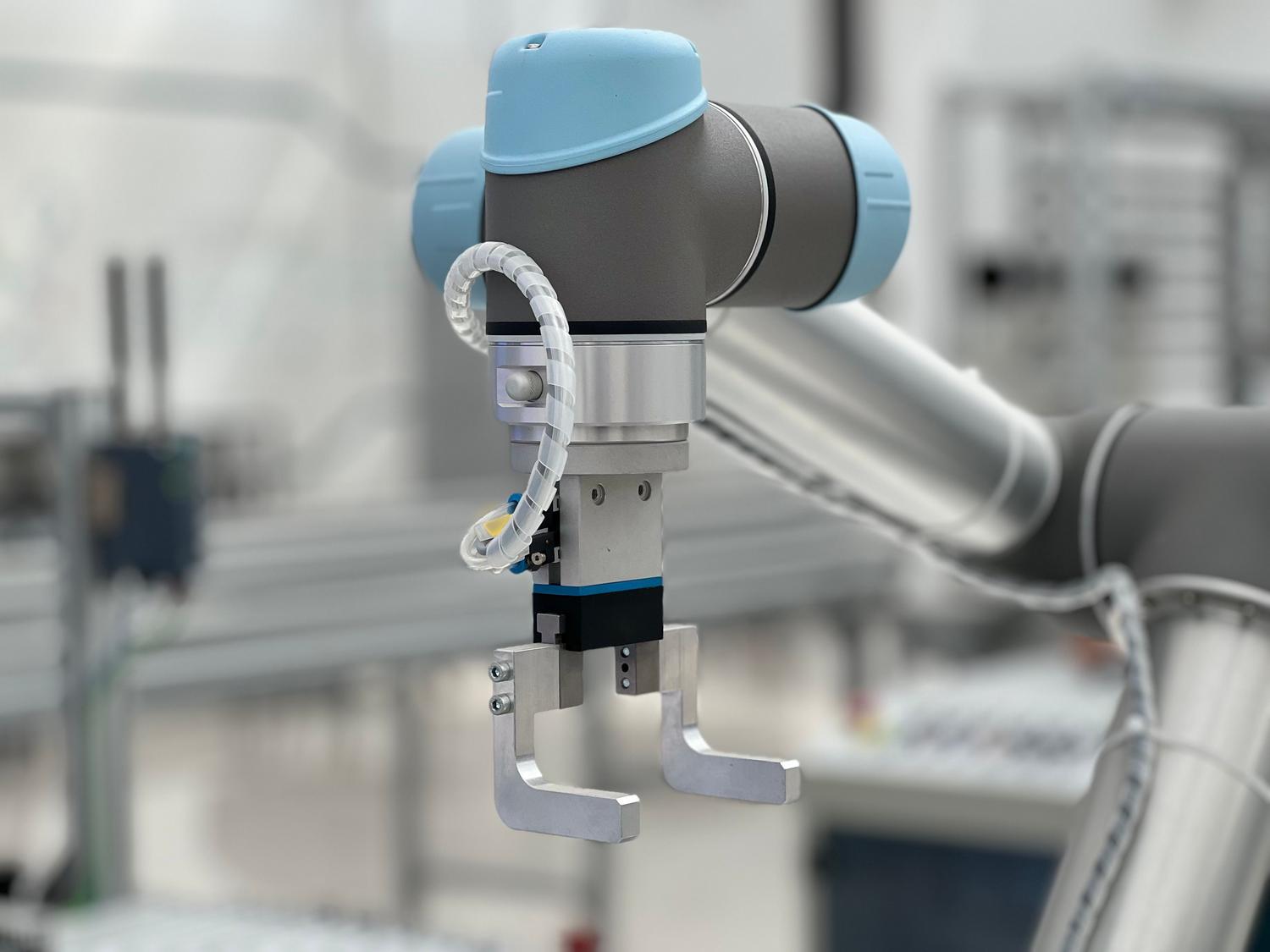 Mecanismo de pinza robĂłtica de alta tecnologĂa, ejemplo de aplicaciĂłn avanzada controlada mediante servomotores. Mecanismo de pinza robĂłtica de alta tecnologĂa, ejemplo de aplicaciĂłn avanzada controlada mediante servomotores.